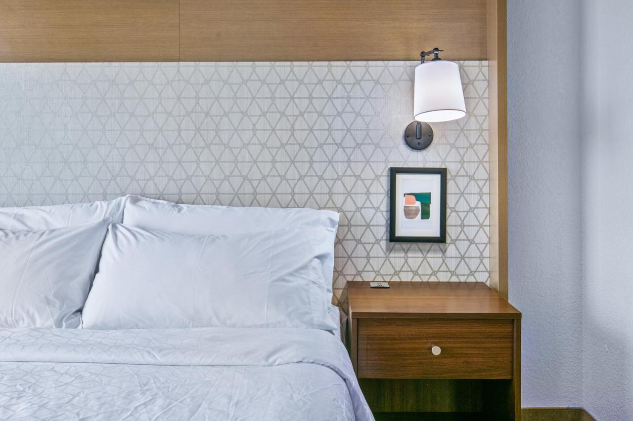 Express & By Ihg Hotel Lucedale