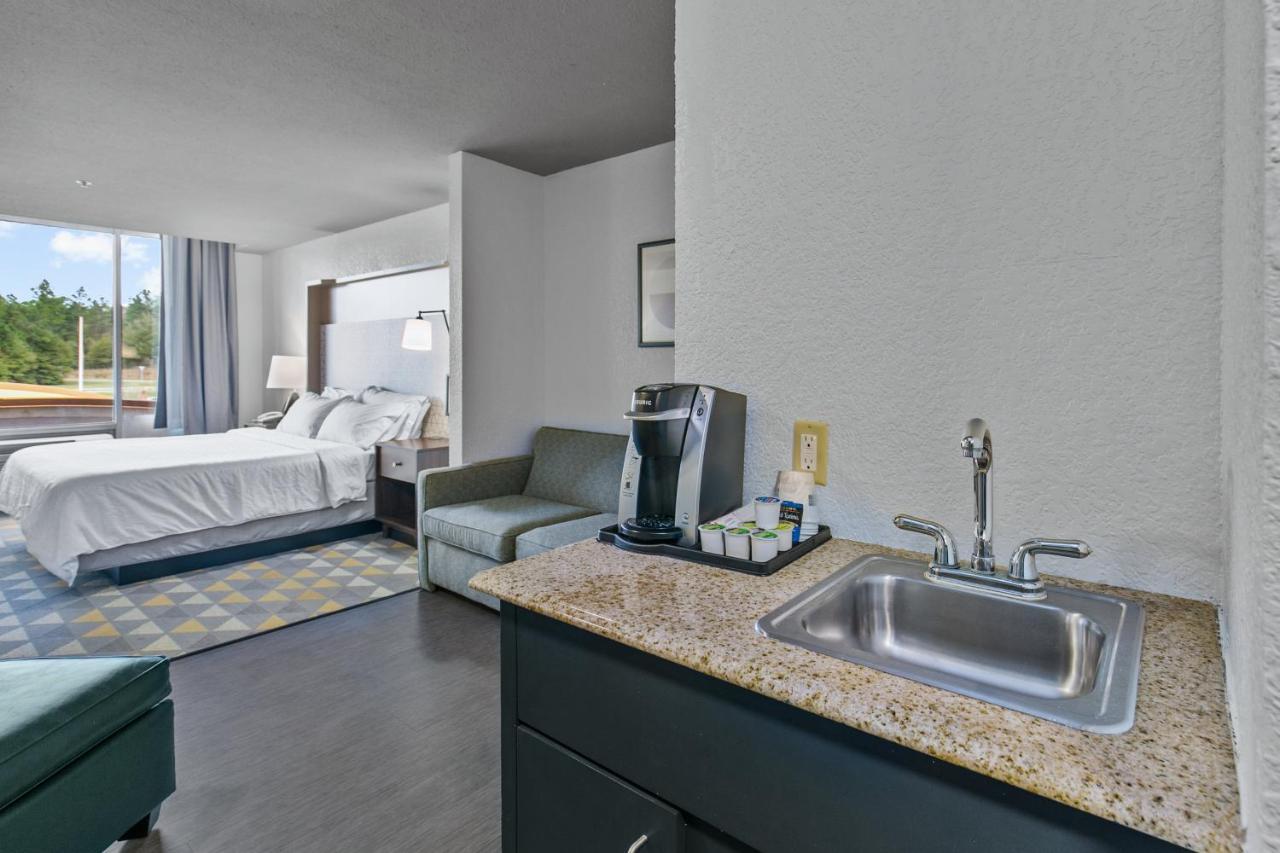 Express & By Ihg 2*