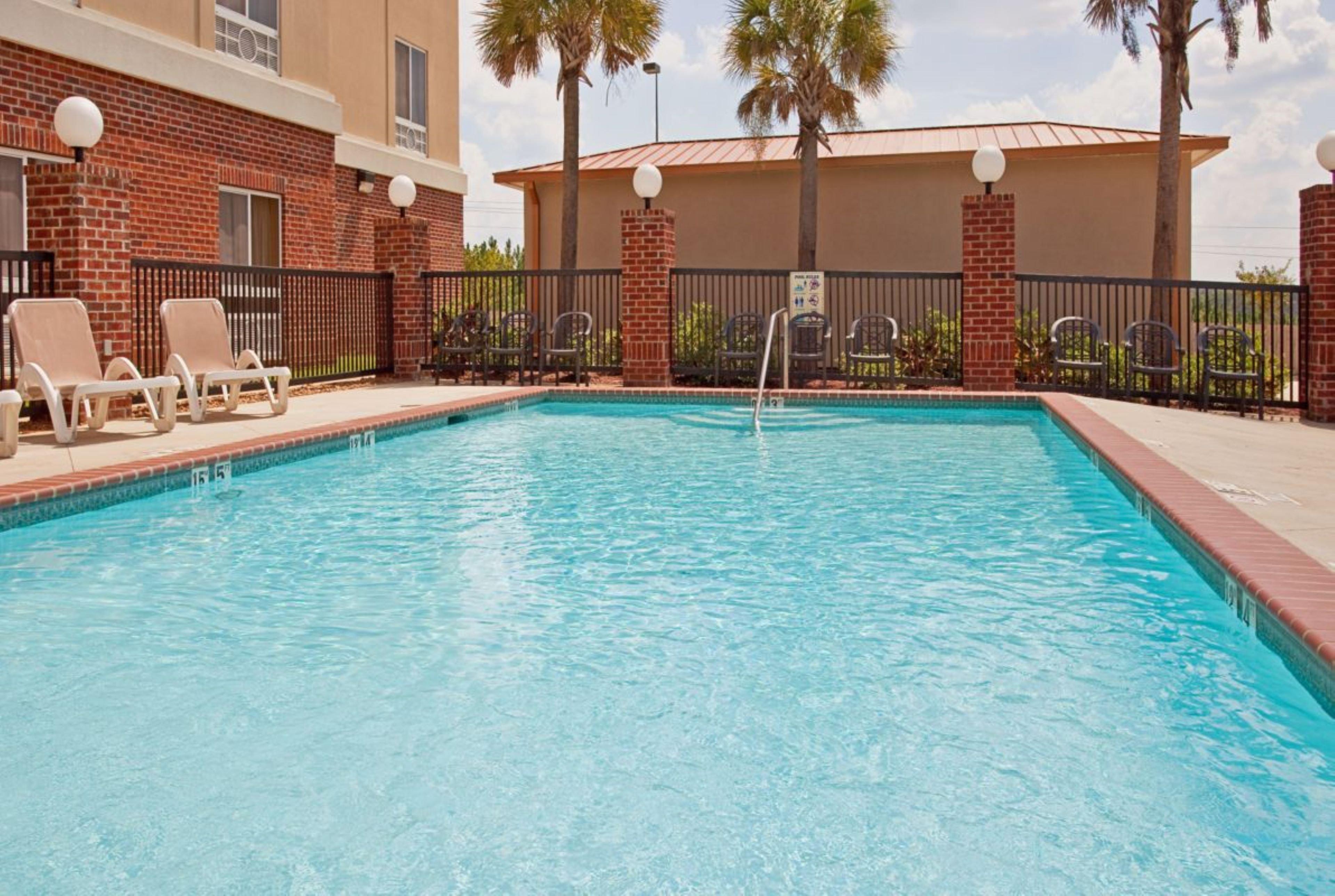 Express & By Ihg Lucedale